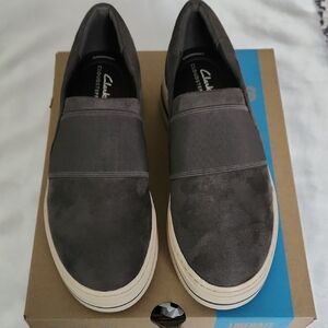 Clarks Womens Gray Slip-On Shoes With Cloudstepper Inserts Size 7.5 Med